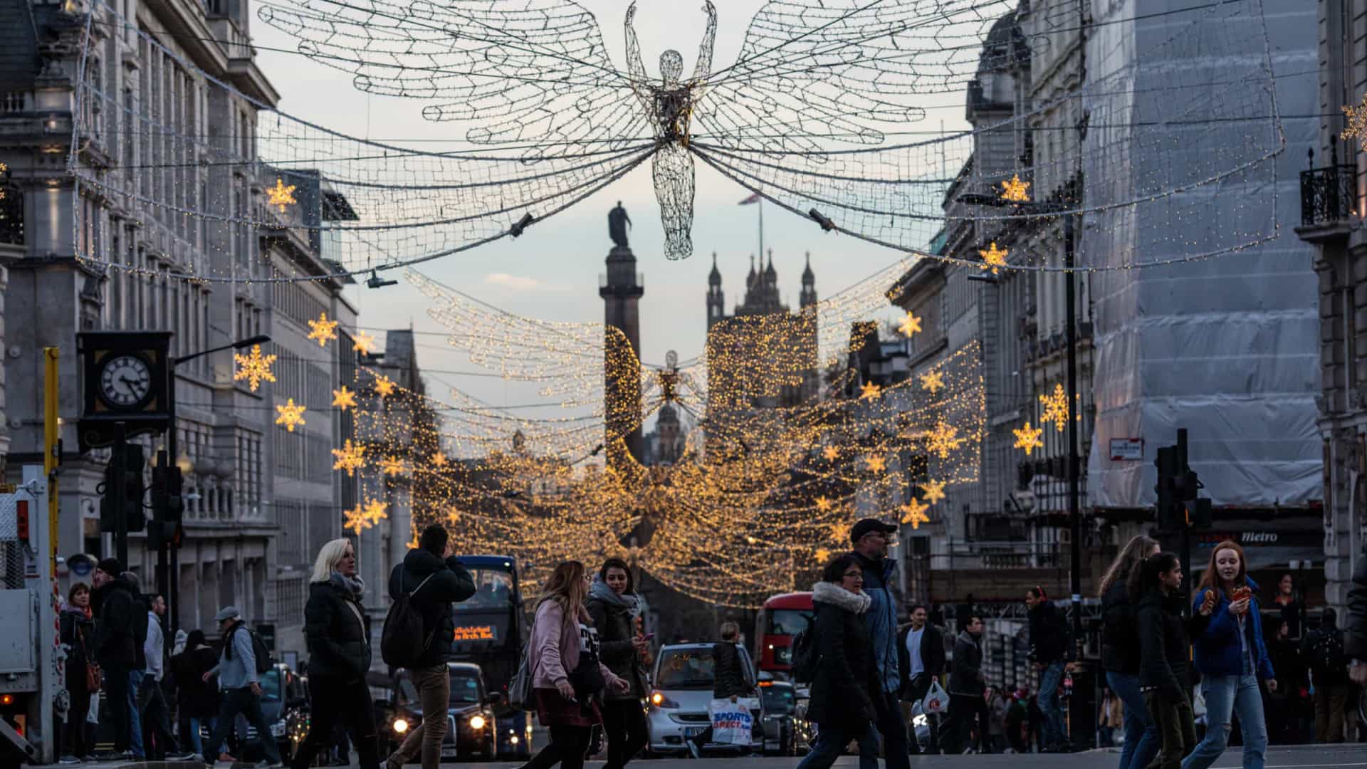 Oferta de vagas no comércio para o Natal será a maior em seis anos