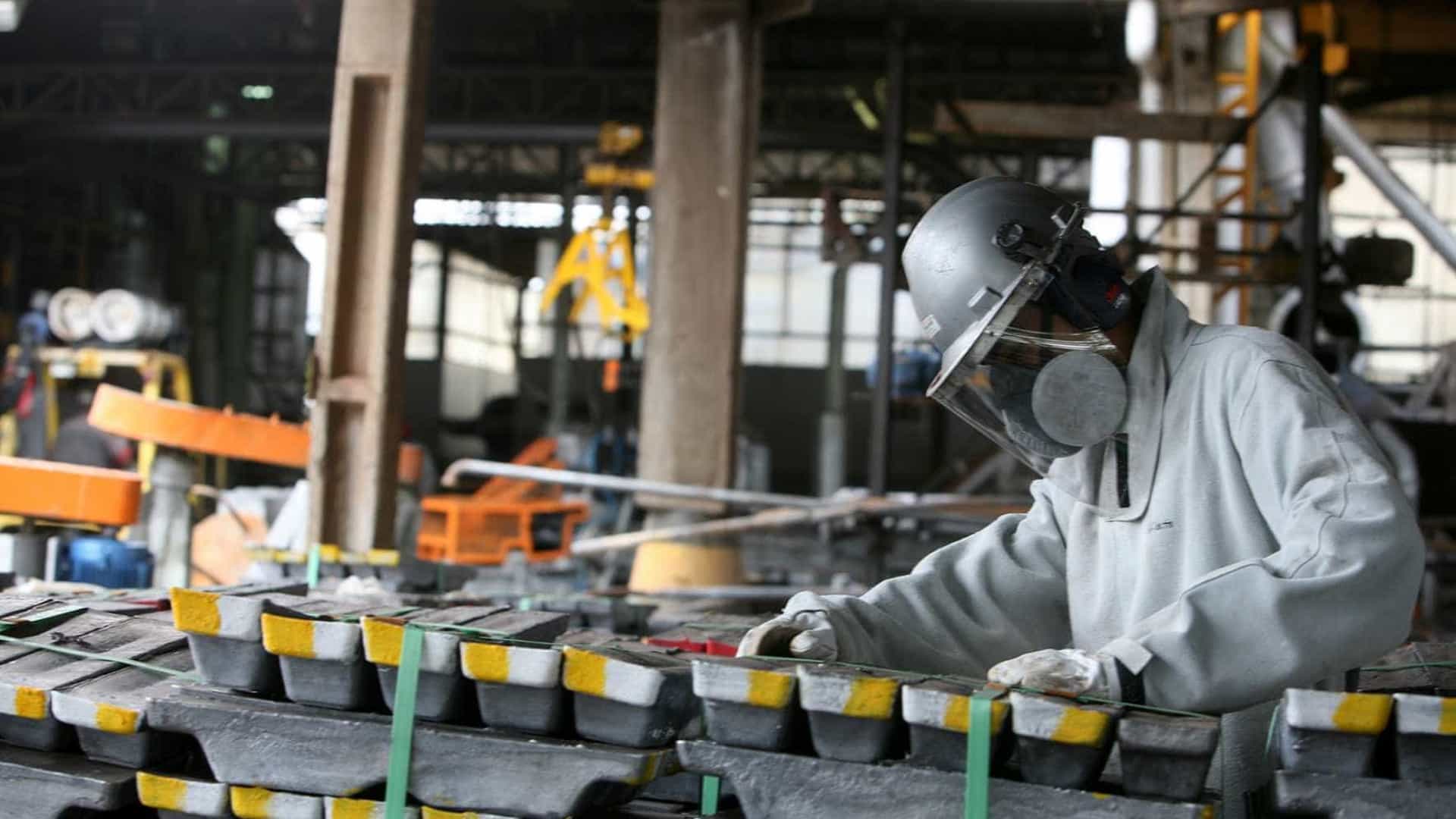 Fraca, indústria nem vai atrás de crédito