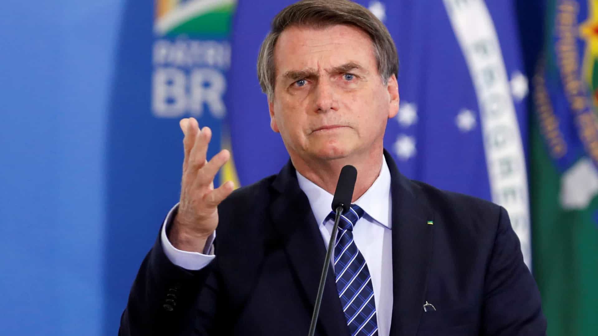 Cena política puxa incerteza na economia