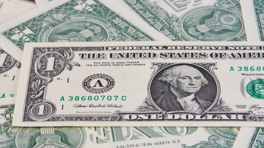 Dólar fecha em R$ 3,987, e bolsa volta a bater recorde