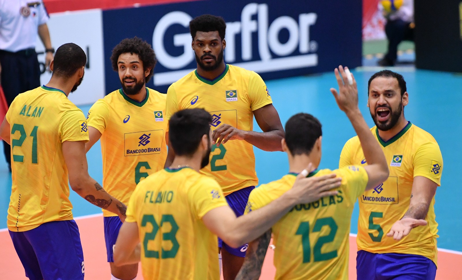 Mesmo cheio de suplentes, Brasil arrasa Tunísia e faz a 8ª vítima na Copa do Mundo