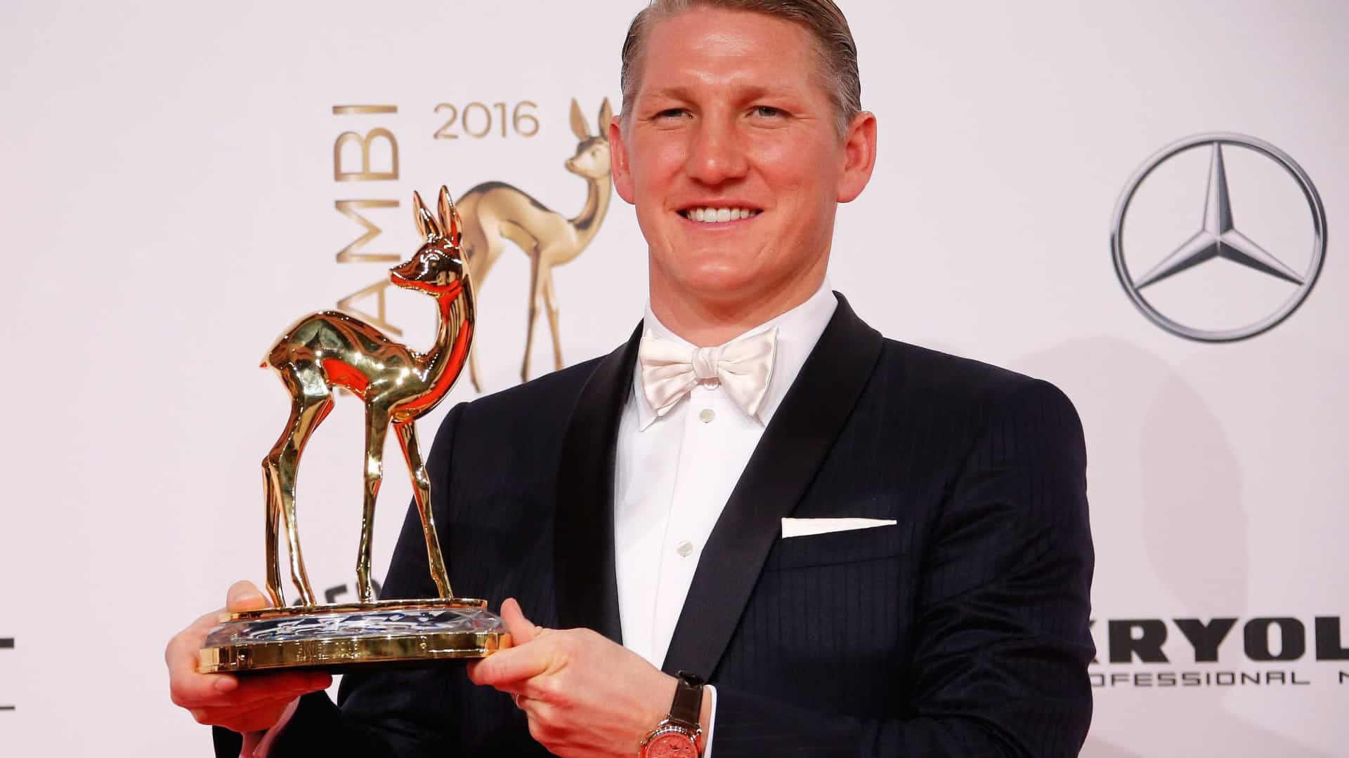 Aos 35 anos, Schweinsteiger anuncia aposentadoria do futebol