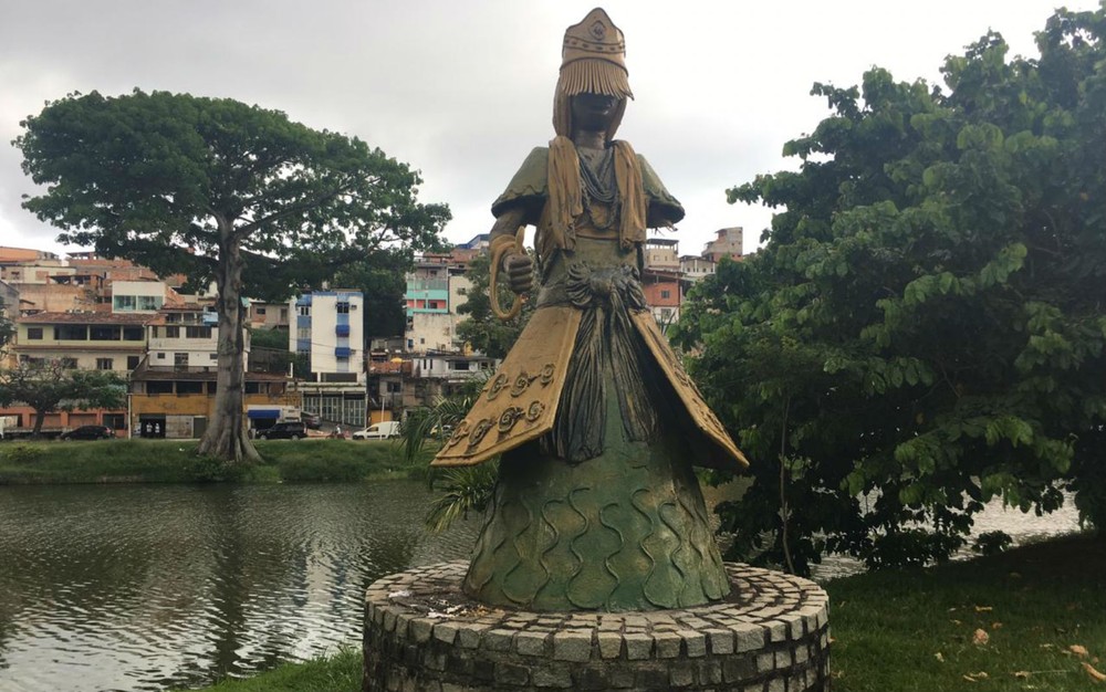 Escultura de Oxumaré tem braço arrancado no Dique do Tororó