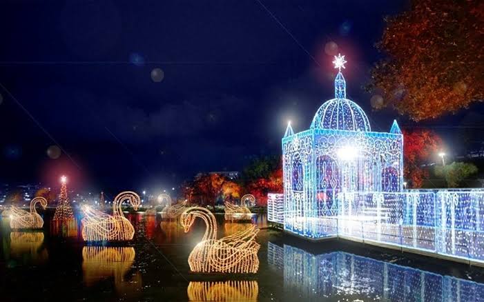 Natal em Salvador terá iluminação com 6,2 milhões de lâmpadas, shows com 300 drones e corais; confira