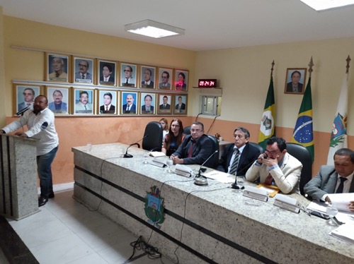 Moradores do Sítio Serrinha reclamam da falta de água