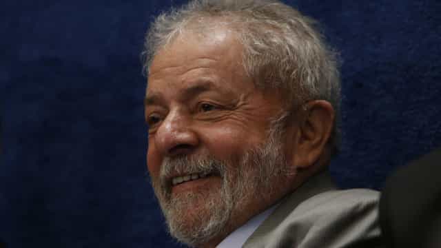 Políticos comentam nas redes soltura de Lula e prisão em 2ª instância