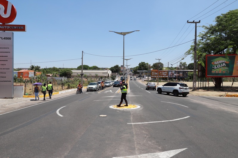 Após reclamações, Demutran sinaliza rotatória na Avenida Castelo Branco