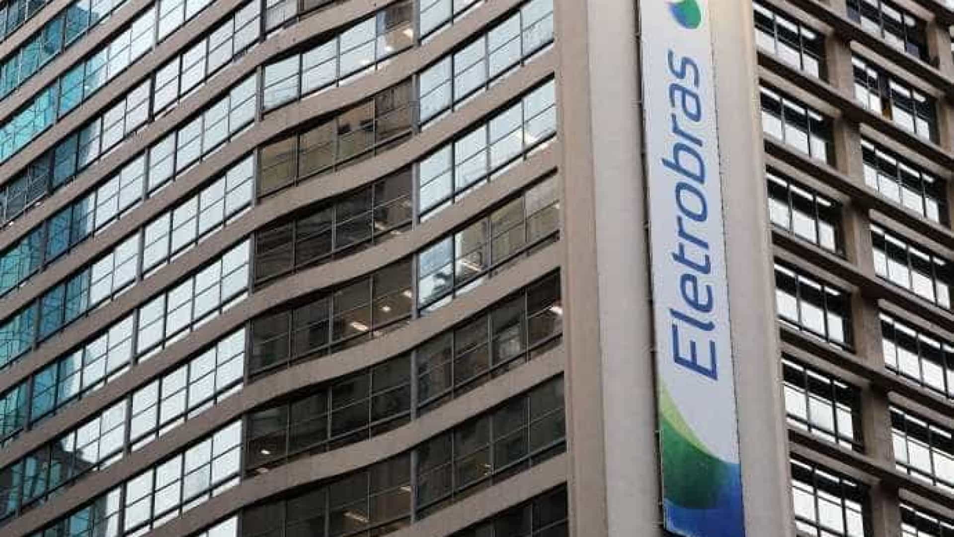 Bolsonaro deve assinar projeto de privatização da Eletrobras