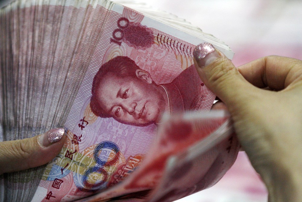 China corta taxa de juros para ajudar economia