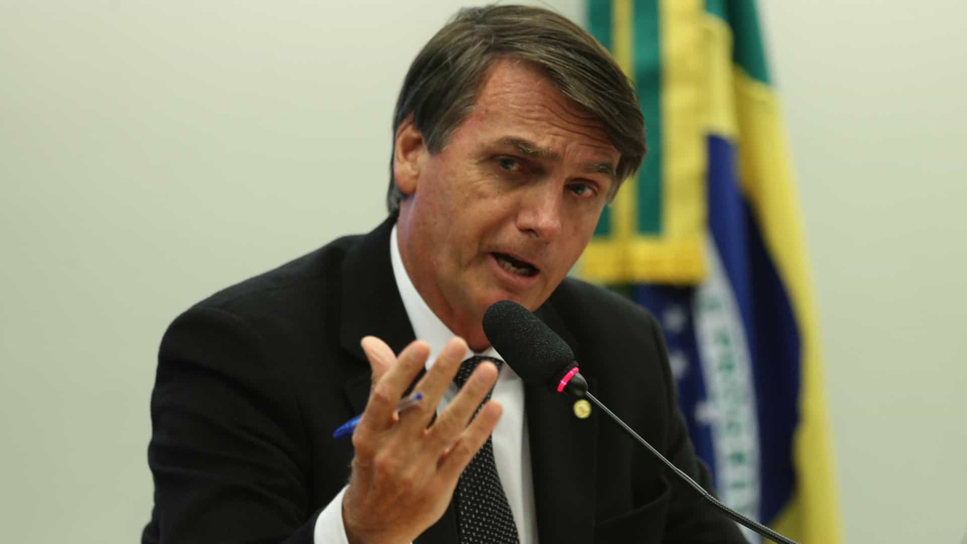 Bolsonaro traiu a gente, diz prefeito de menor município do país