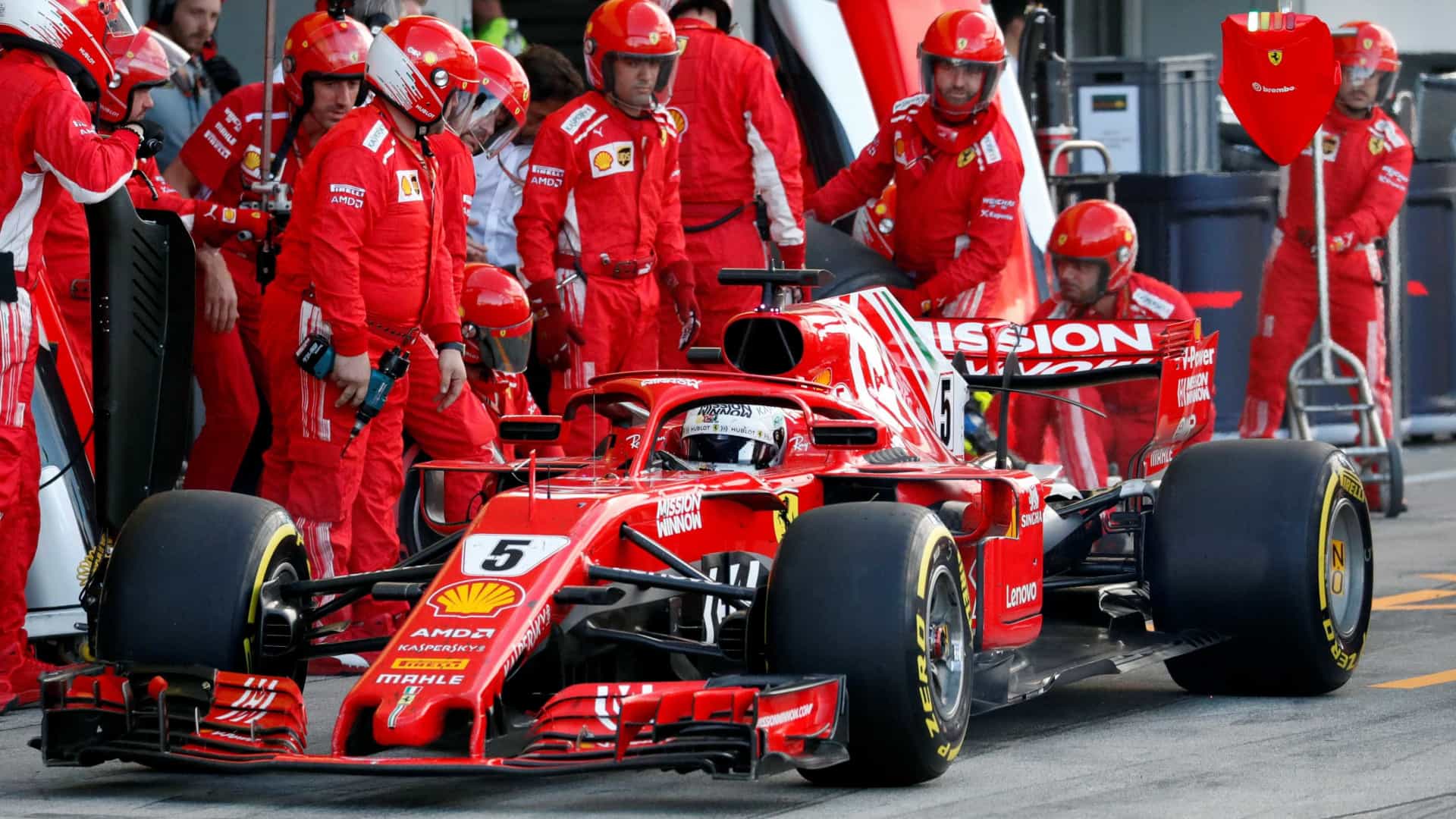 Queda da Ferrari gera intriga sobre ilegalidade no motor italiano