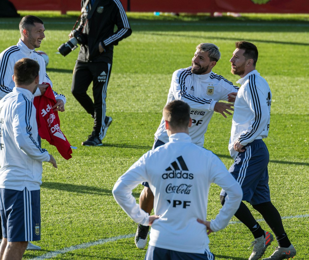 Kannemann na zaga e Lautaro ao lado de Messi e Agüero: o provável time da Argentina contra o Brasil