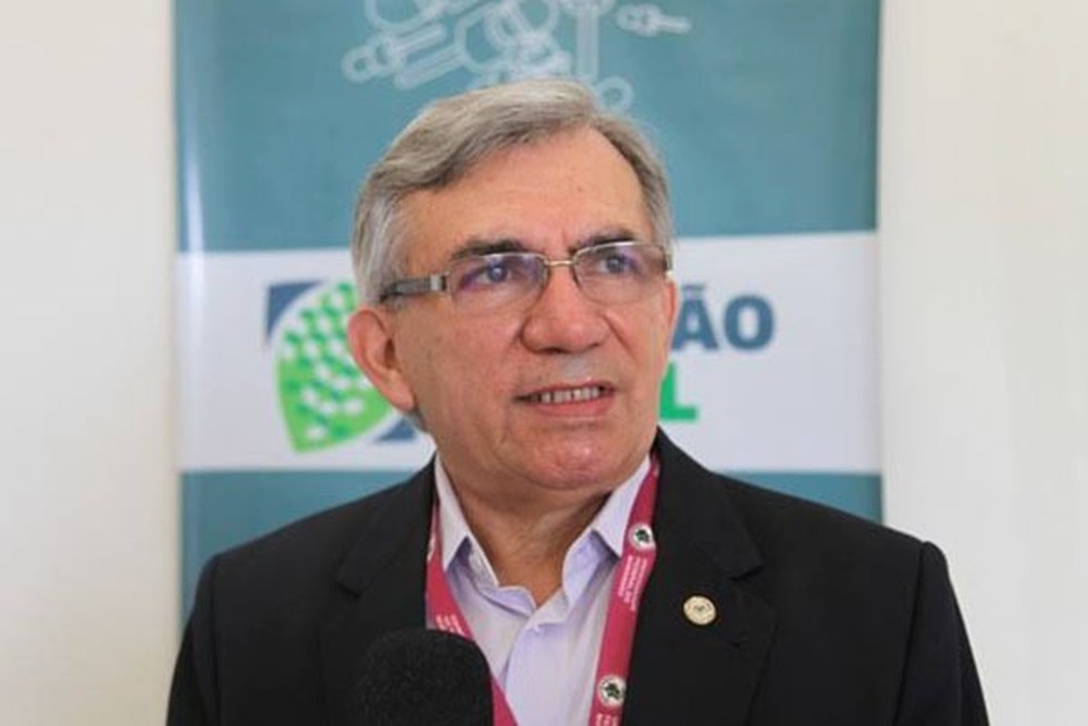 Jair Bolsonaro nomeia Natalino Salgado para reitor da UFMA