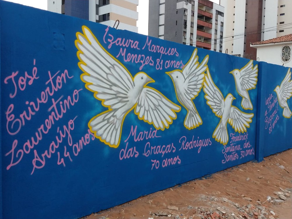 Muros do Edifício Andrea são coloridos em homenagem a vítimas e bombeiros um mês após a tragédia, em Fortaleza