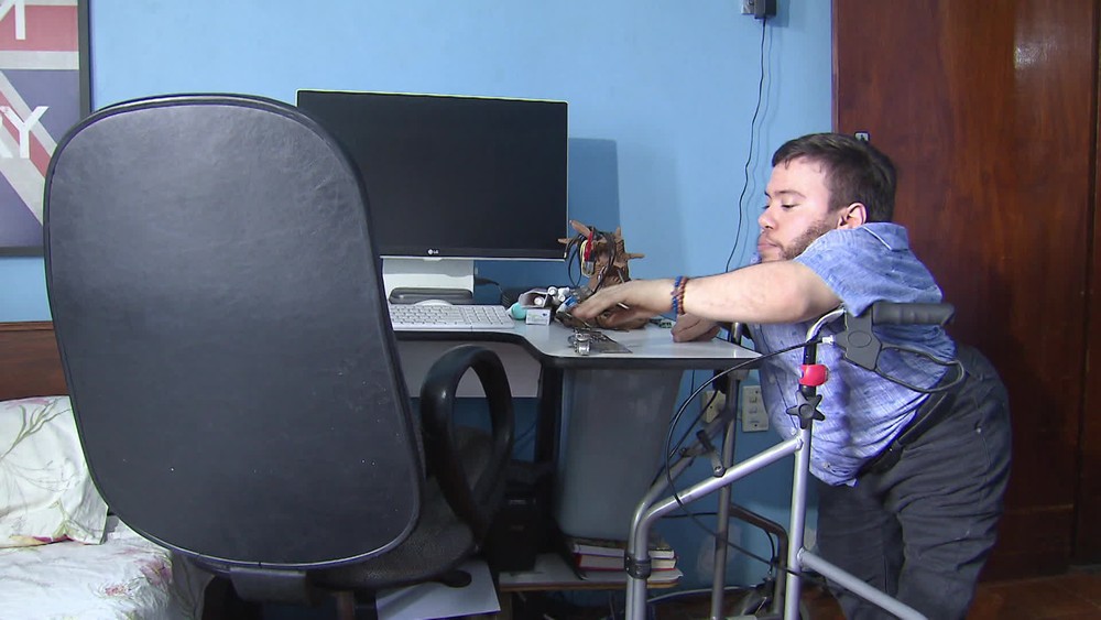 Cineasta desafia doença rara, sonha com o Canadá e dá aula de superação
