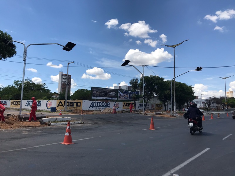 Avenida Leão Sampaio ganha novo retorno para desafogar trânsito