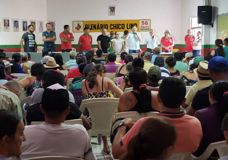 Prefeito de Várzea Alegre, Zé Helder, assina convênio do Terra Trabalhada