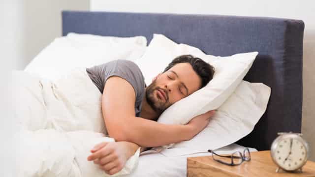 Três exercícios de pilates para dormir melhor