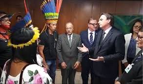 Bolsonaro diz que projeto para explorar terras indígenas está pronto