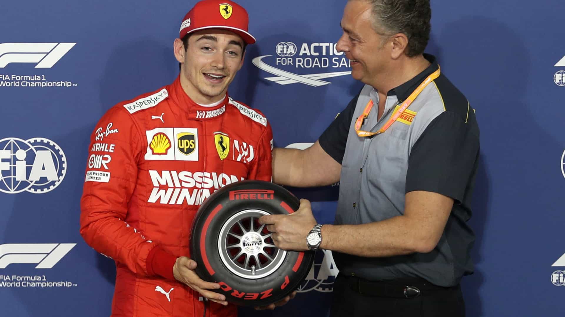 Destaque da F-1, Leclerc renova contrato com a Ferrari