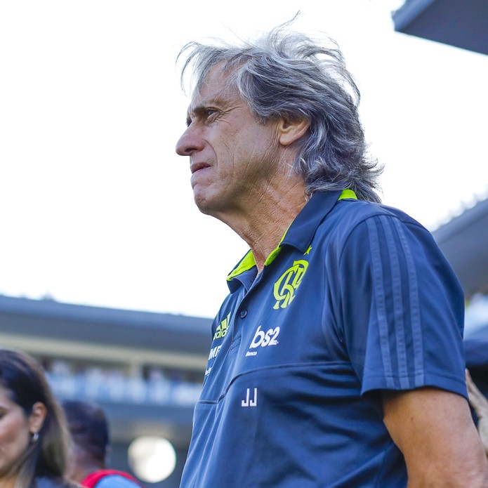 Jesus vê jogadores com cabeça no Mundial e dá a entender que fica: “Gosto do Flamengo”