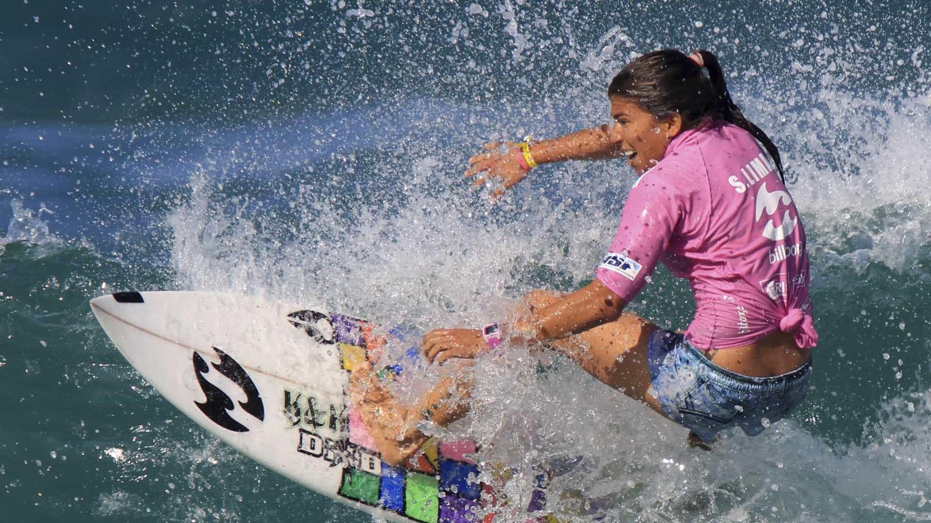 Surfista brasileira Silvana Lima garante vaga em Tóquio-2020