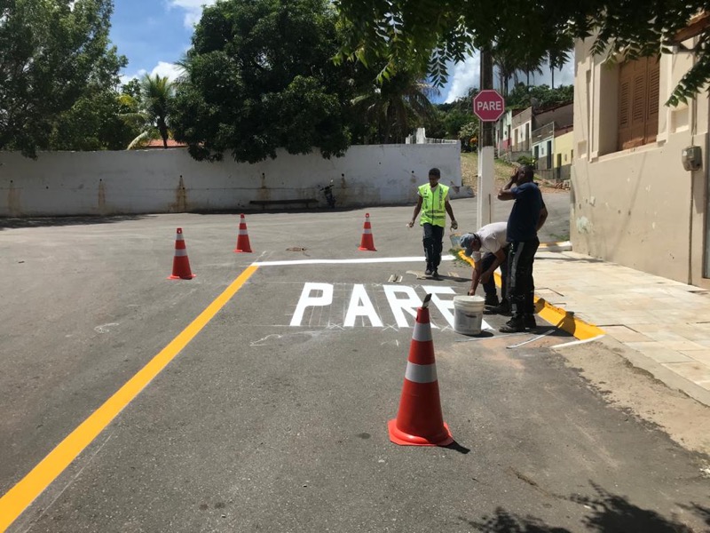 Crato: moradores do distrito de Santa Fé são beneficiados com revitalização no trânsito