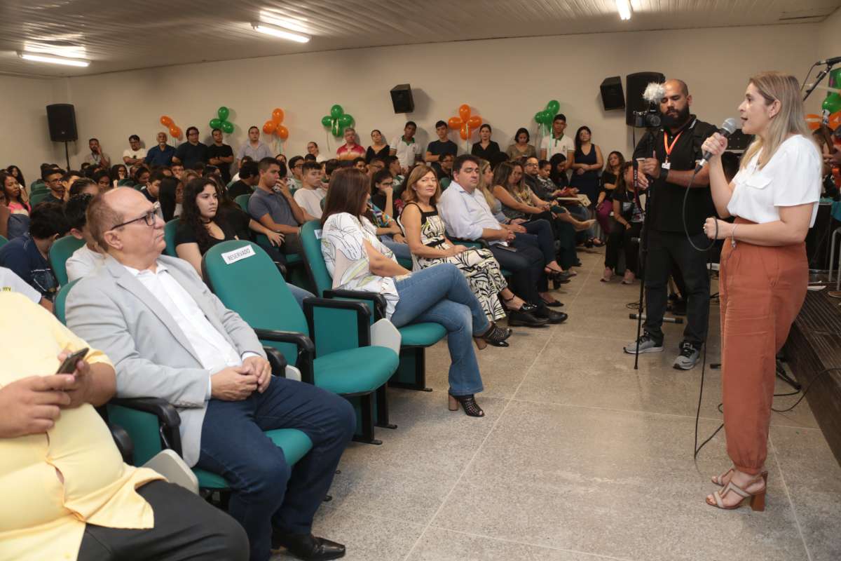 Escolas dão boas-vindas aos estudantes na abertura do ano letivo de 2020