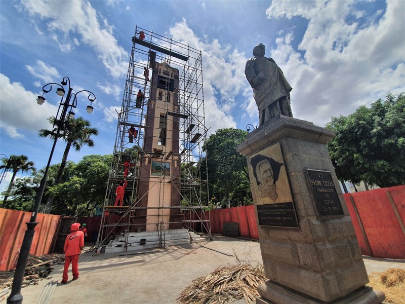 Reforma da Coluna da Hora e restauração do relógio da Praça Padre Cícero avançam