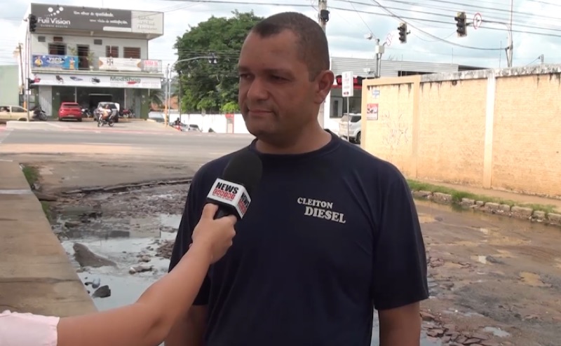 Buracos no bairro Triângulo, próximo a Singer, causam transtornos a motoristas e comerciantes