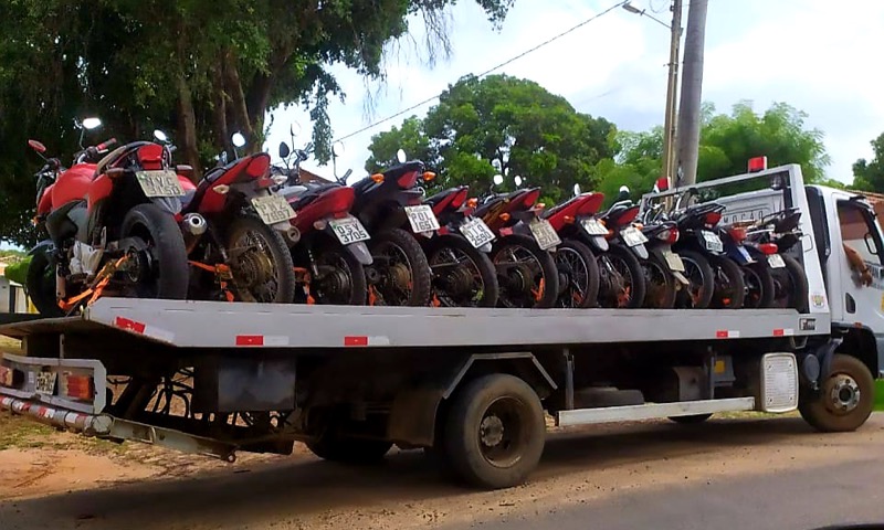 Juazeiro: Demutran realiza blitz com novo sistema de talonário eletrônico e 76 veículos são apreendidos
