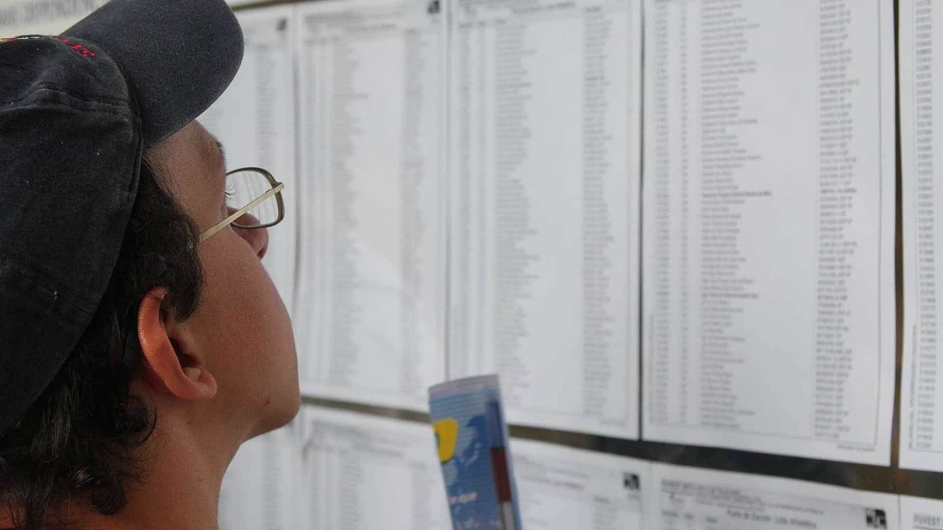 Universidades suspendem processos seletivos até MEC resolver problemas