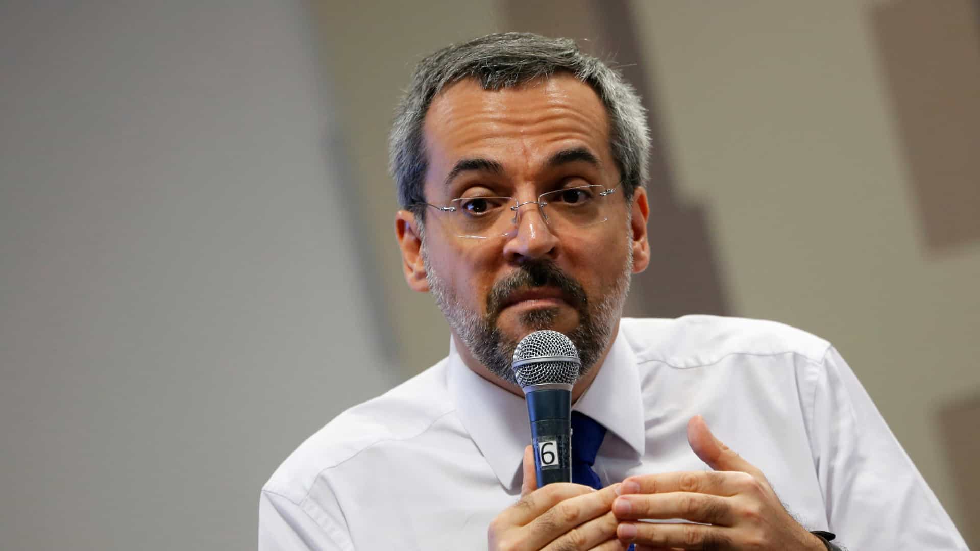 MEC recebe e não usa mais de R$ 1 bi recuperado na Lava Jato