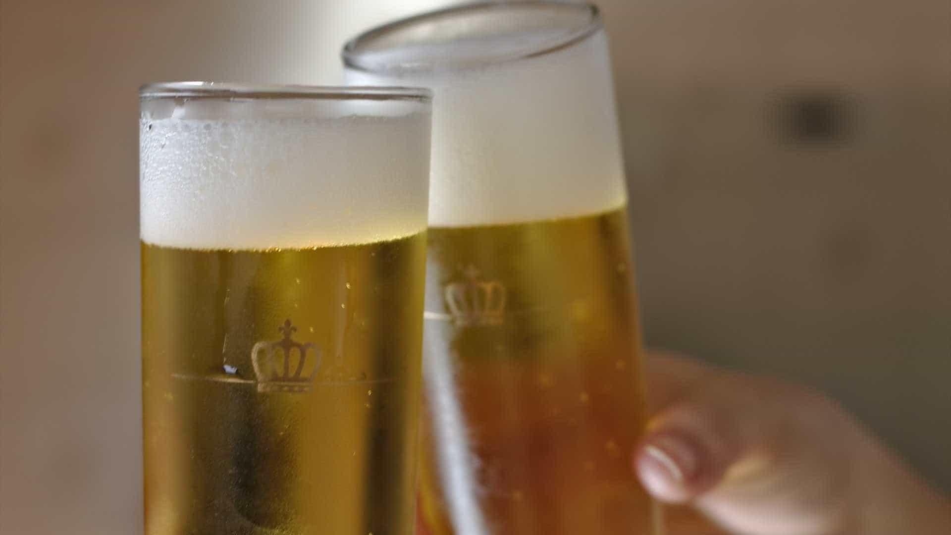 Determinado recolhimento de todos os produtos da cervejaria Backer