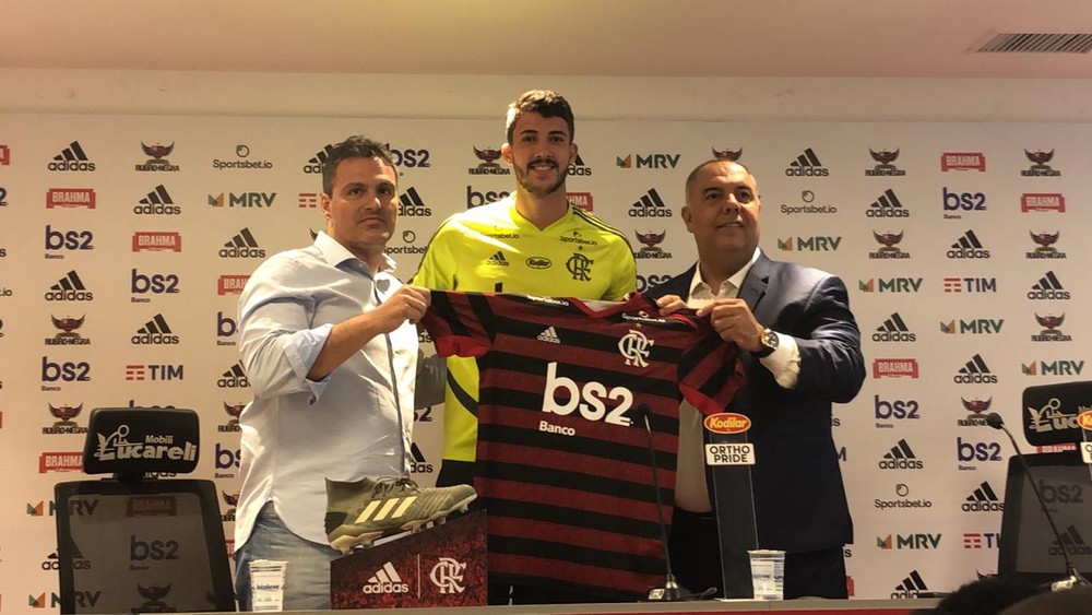 Apresentado, Gustavo Henrique revela apoio de Gabigol para acertar com o Flamengo