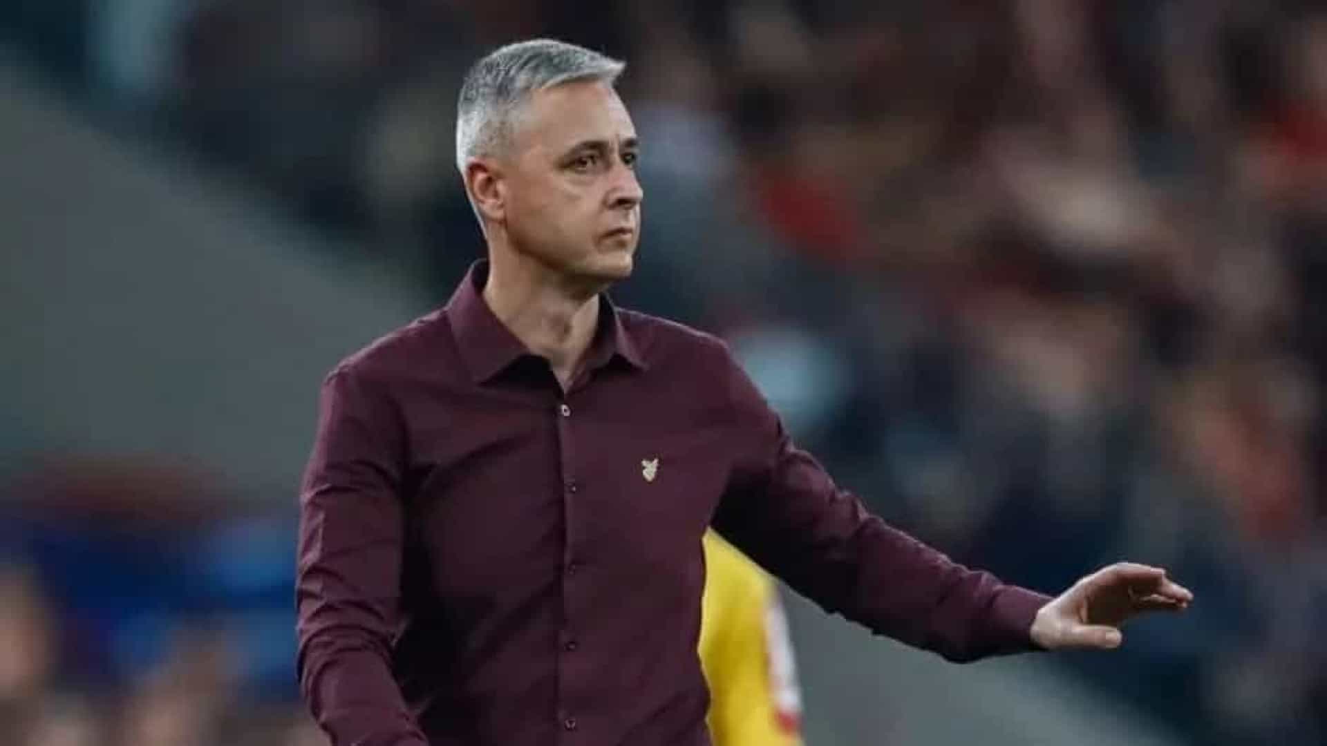 Tiago Nunes vê processo natural de evolução do Corinthians