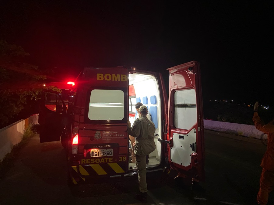 Jovem tenta se jogar da ponte do viaduto em Crato e é resgatado por bombeiros
