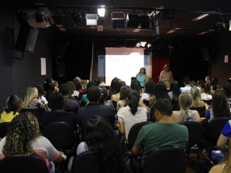 Crato sedia curso Metodologias de Cuidado para o Desenvolvimento da Criança