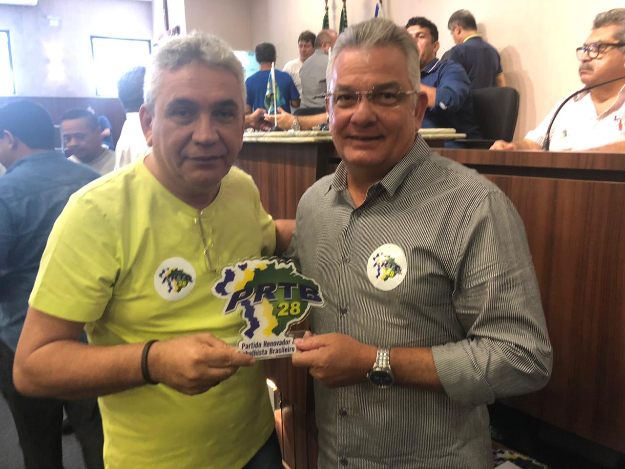 Márcio Bilhar recebe placa com título de destaque na Câmara Municipal de Fortaleza