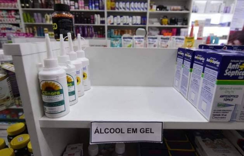 Farmácias do Cariri continuam registrando falta de álcool gel e máscaras