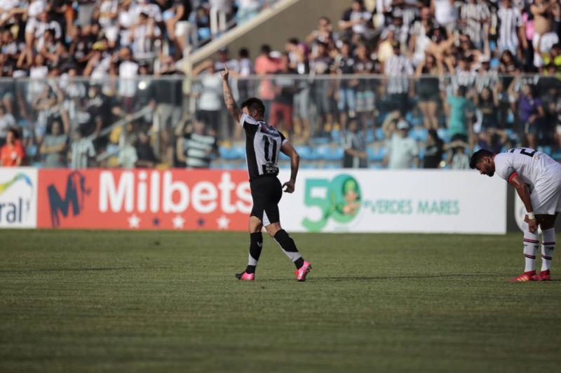 Ceará vence Atlético-CE e assume liderança do Campeonato Cearense
