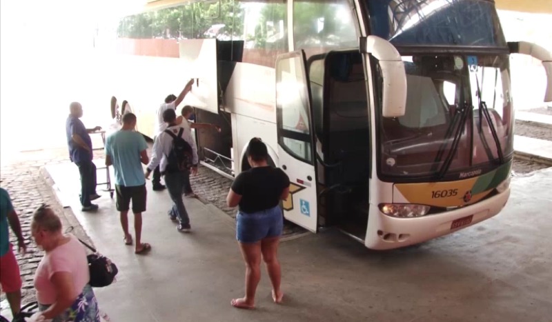 Juazeiro recebe dezenas de passageiros de SP, epicentro de Covid-19 no Brasil