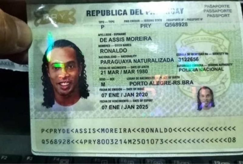 Ronaldinho Gaúcho é detido no Paraguai por uso de documento falso