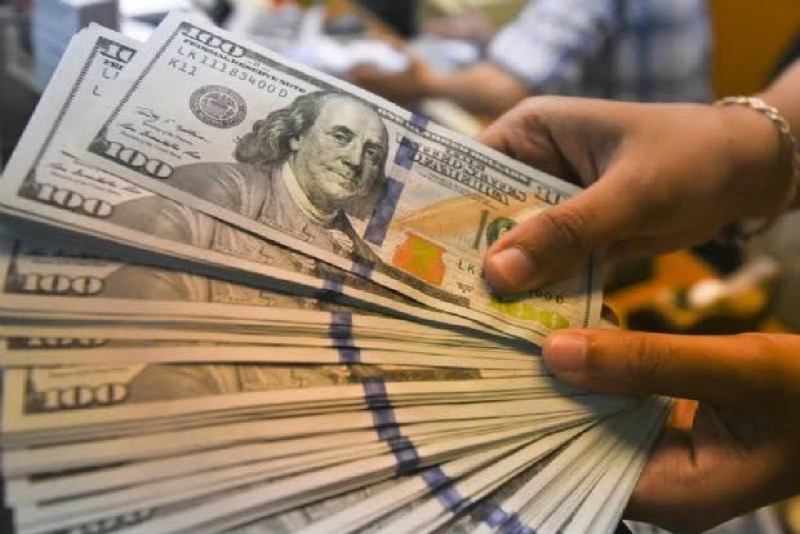 Dólar abre acima de R$ 5 pela primeira vez na história