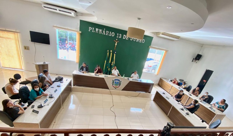 Câmara de Barbalha reúne servidores para anunciar medidas contra o novo coronavírus