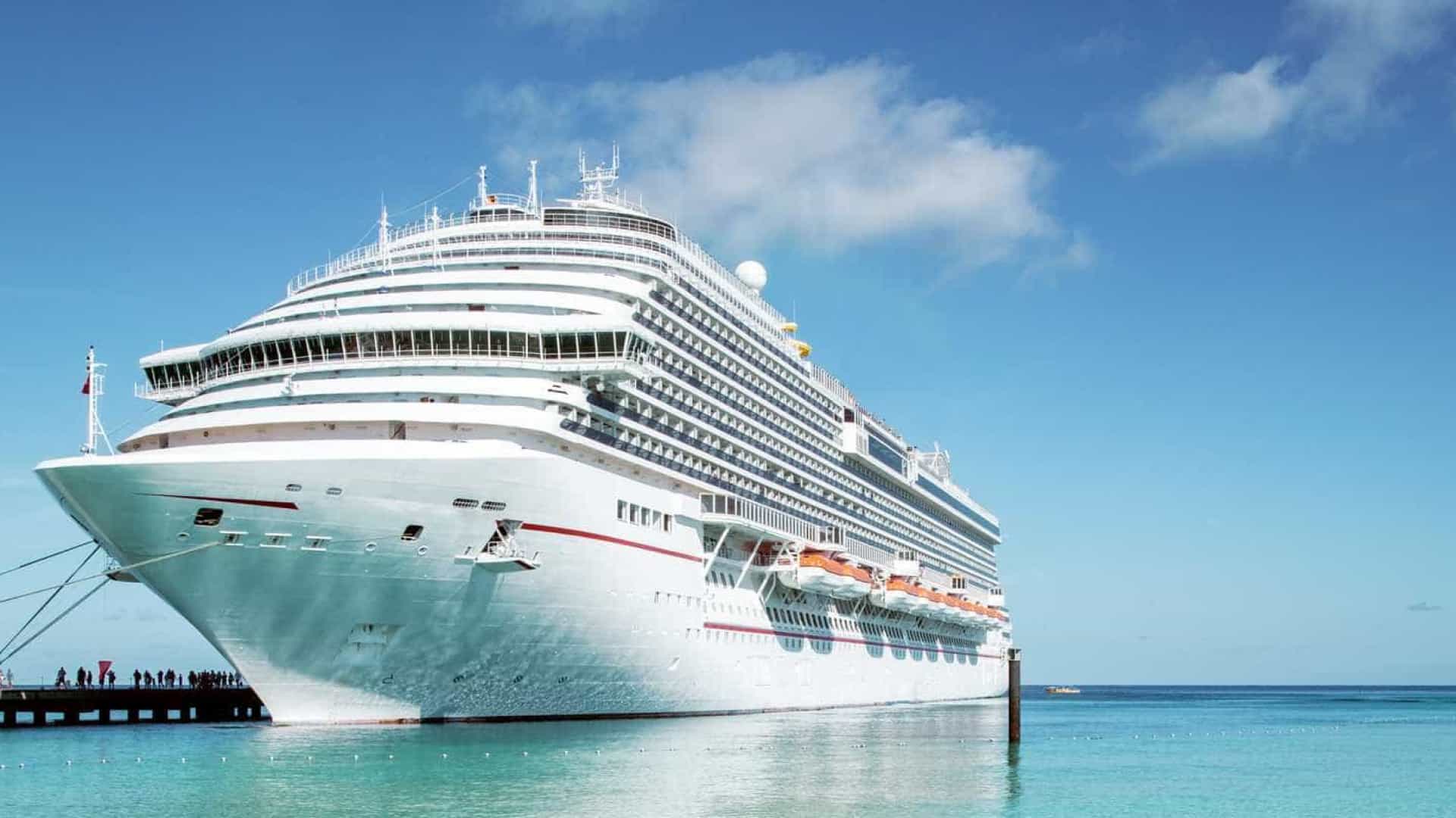 Dois navios pedem ajuda ao Brasil para desembarcar passageiros