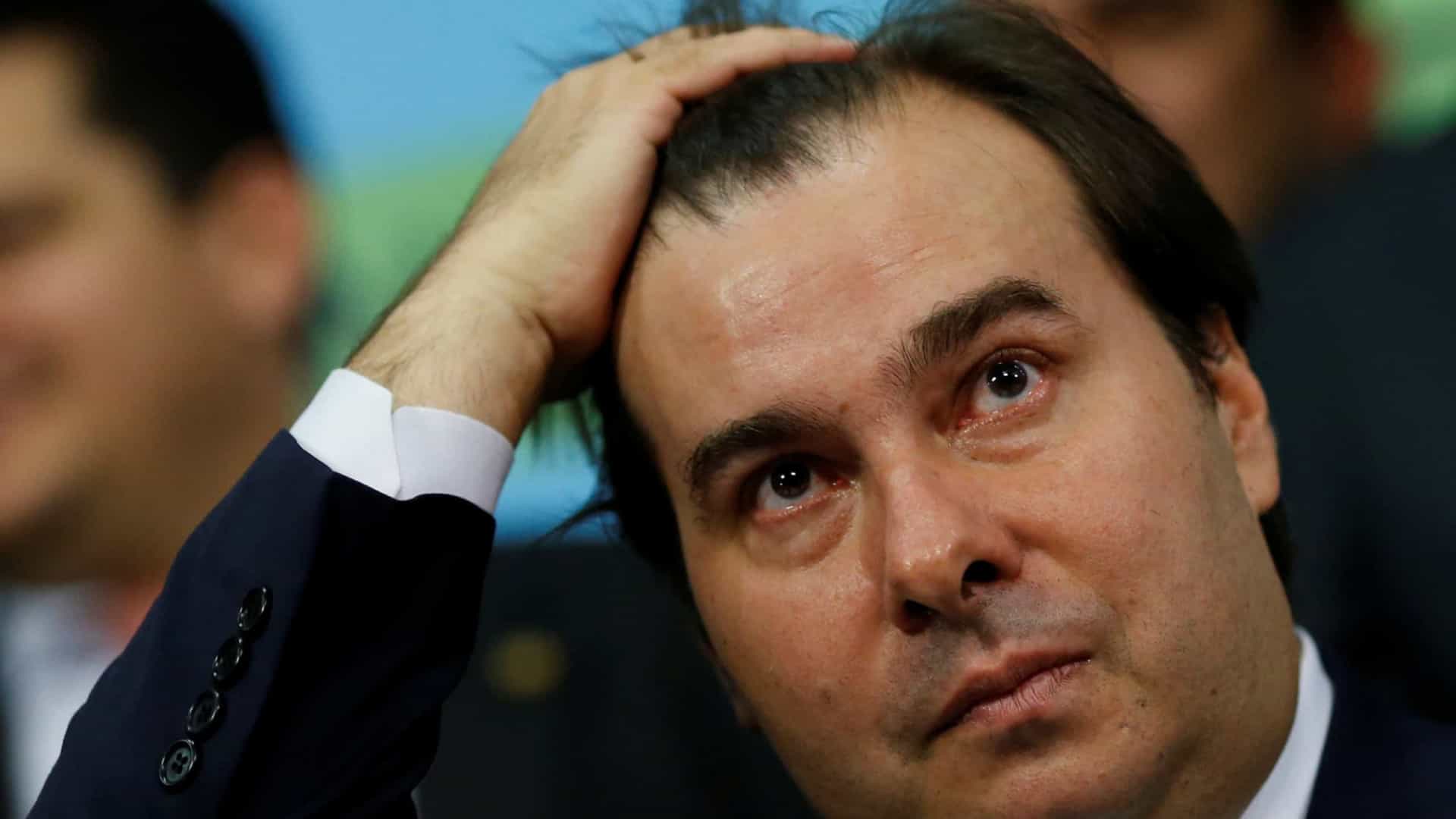 ‘Vamos tratar do que é sério’, diz Maia sobre fraude nas eleições