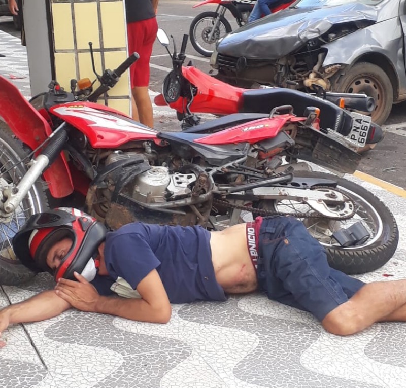 Colisão entre carro e moto deixa homem ferido no bairro Limoeiro em Juazeiro do Norte