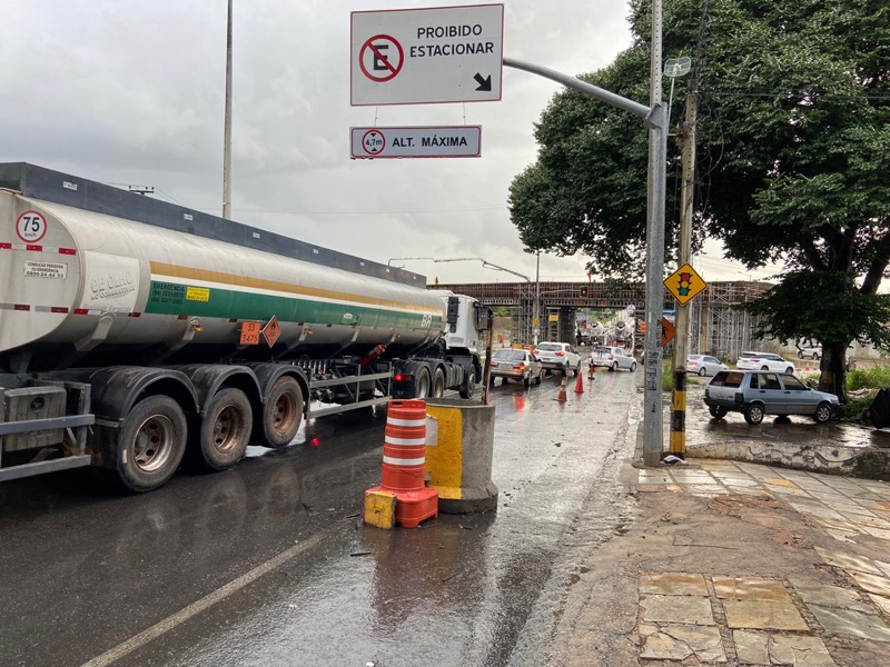 Avenida Padre Cícero é parcialmente interditada por causa da obra do Anel Viário