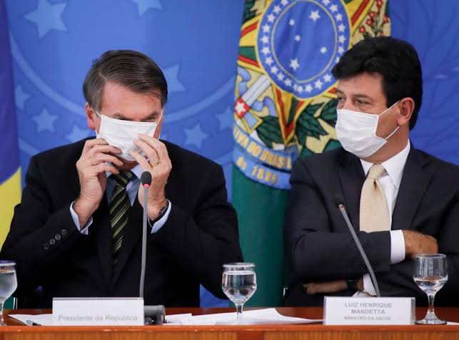 Bolsonaro vai demitir Mandetta ainda hoje, diz jornal